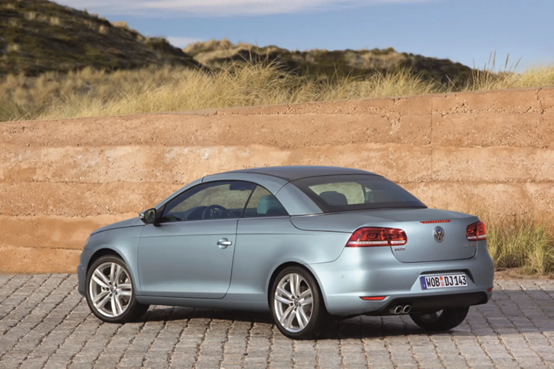 volkswagen-eos-2012