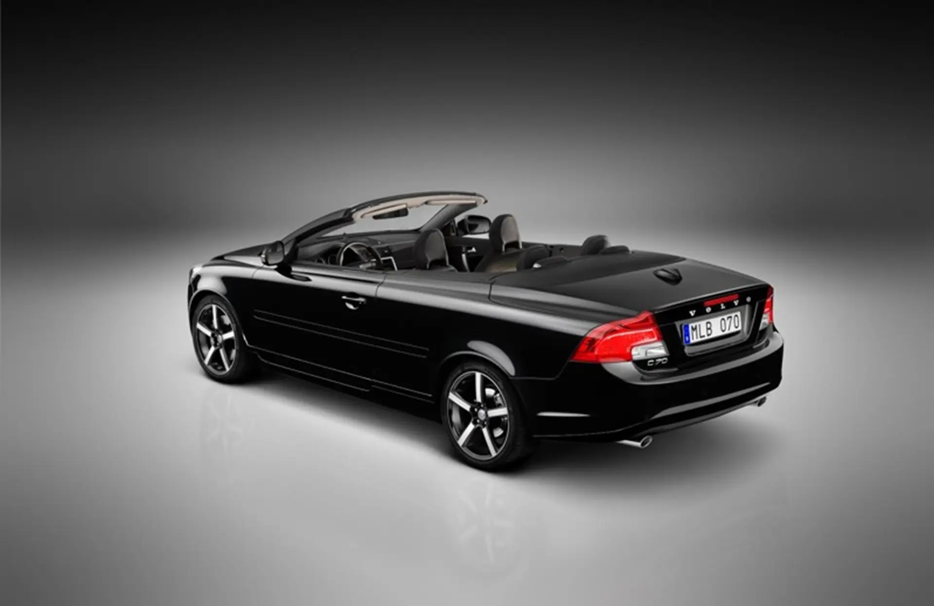 Volvo c70 Rear View
