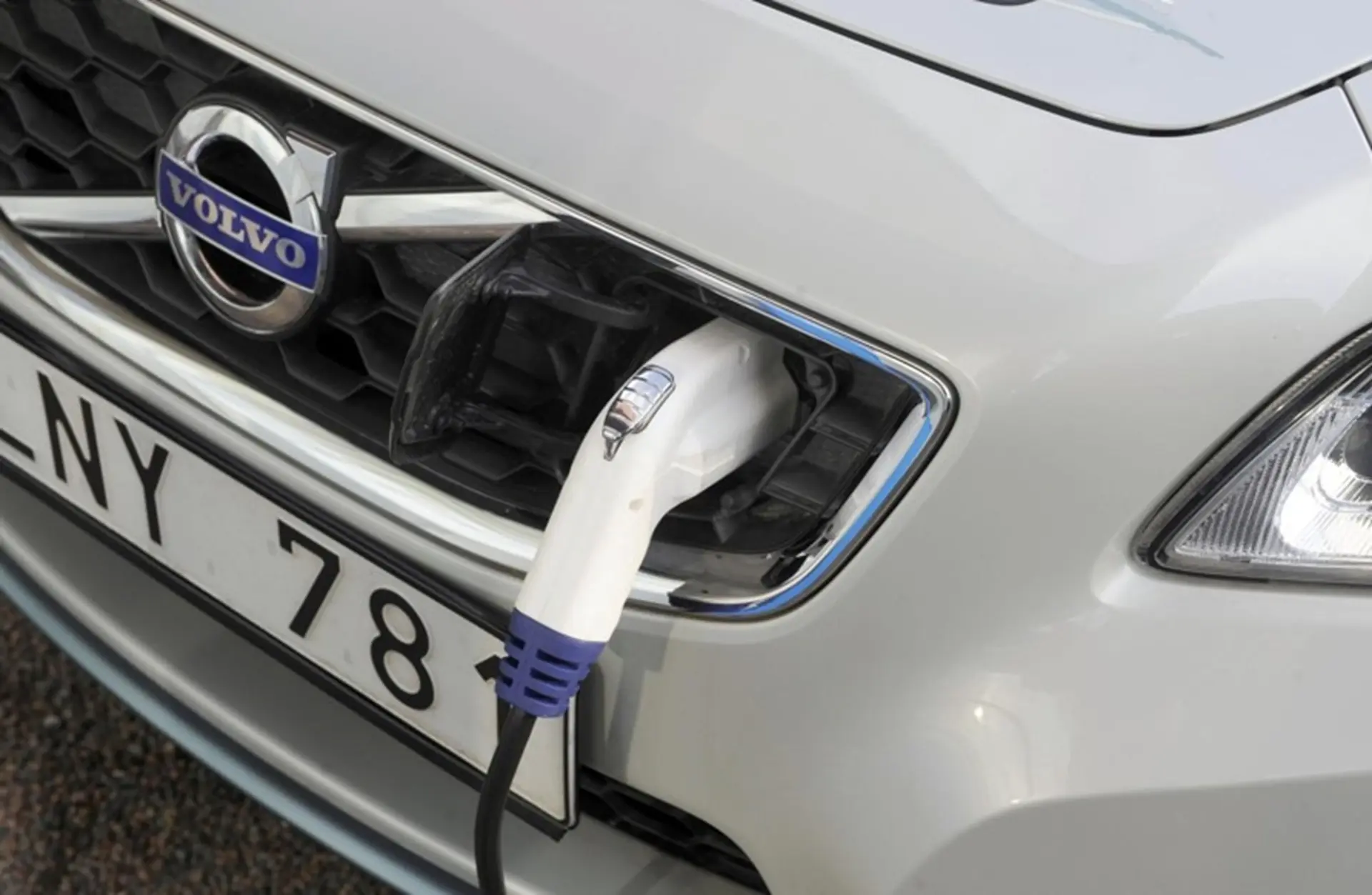 Volvo Electric Car Charge Inlet