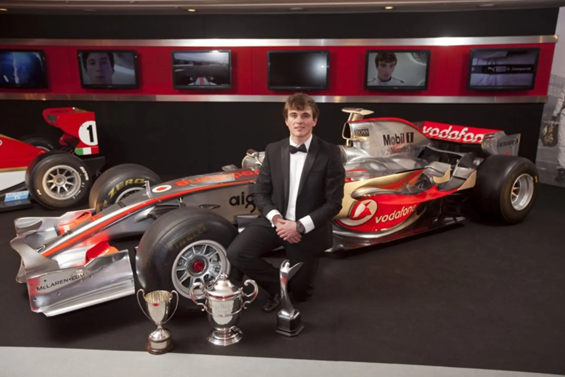 Racing Steps Fundation's Oliver Rowland wins prestigious award 2011