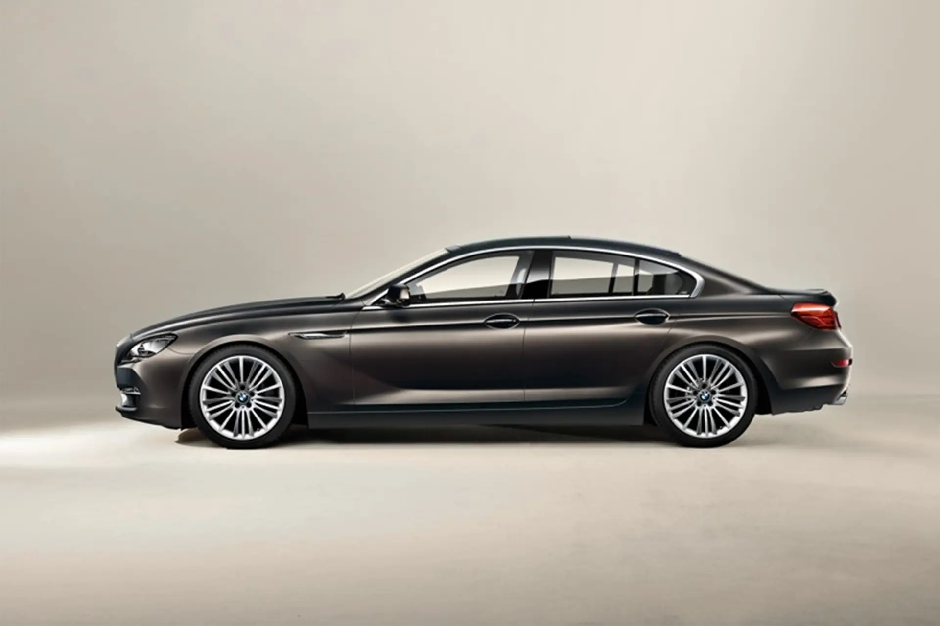 BMW 6-Series Front 2013 Side View