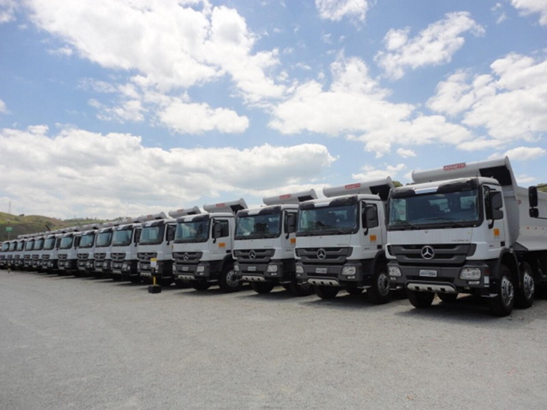Leading Brazilian Construction Firm Adds 115 Mercedes-Benz Trucks to Its Fleet
