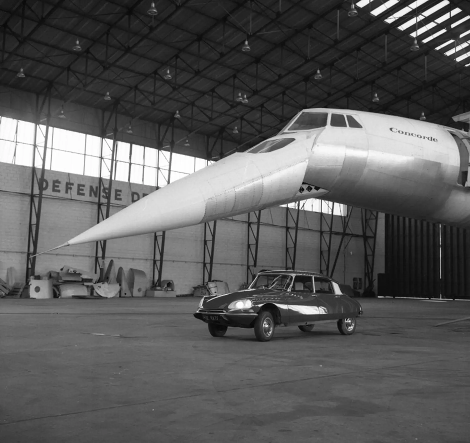 New_Citroen_DS5_meets_Concorde old