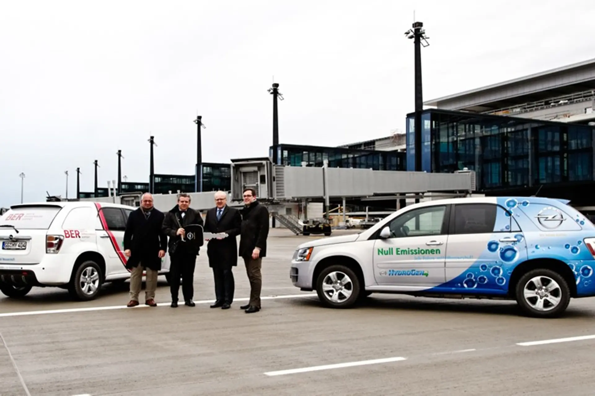 Berlin Airports Test Opel HydroGen4