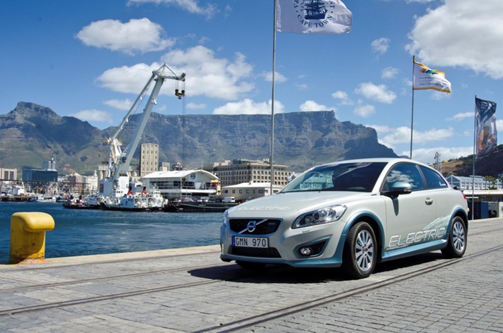 Volvo Ocean Race Command the Extreme