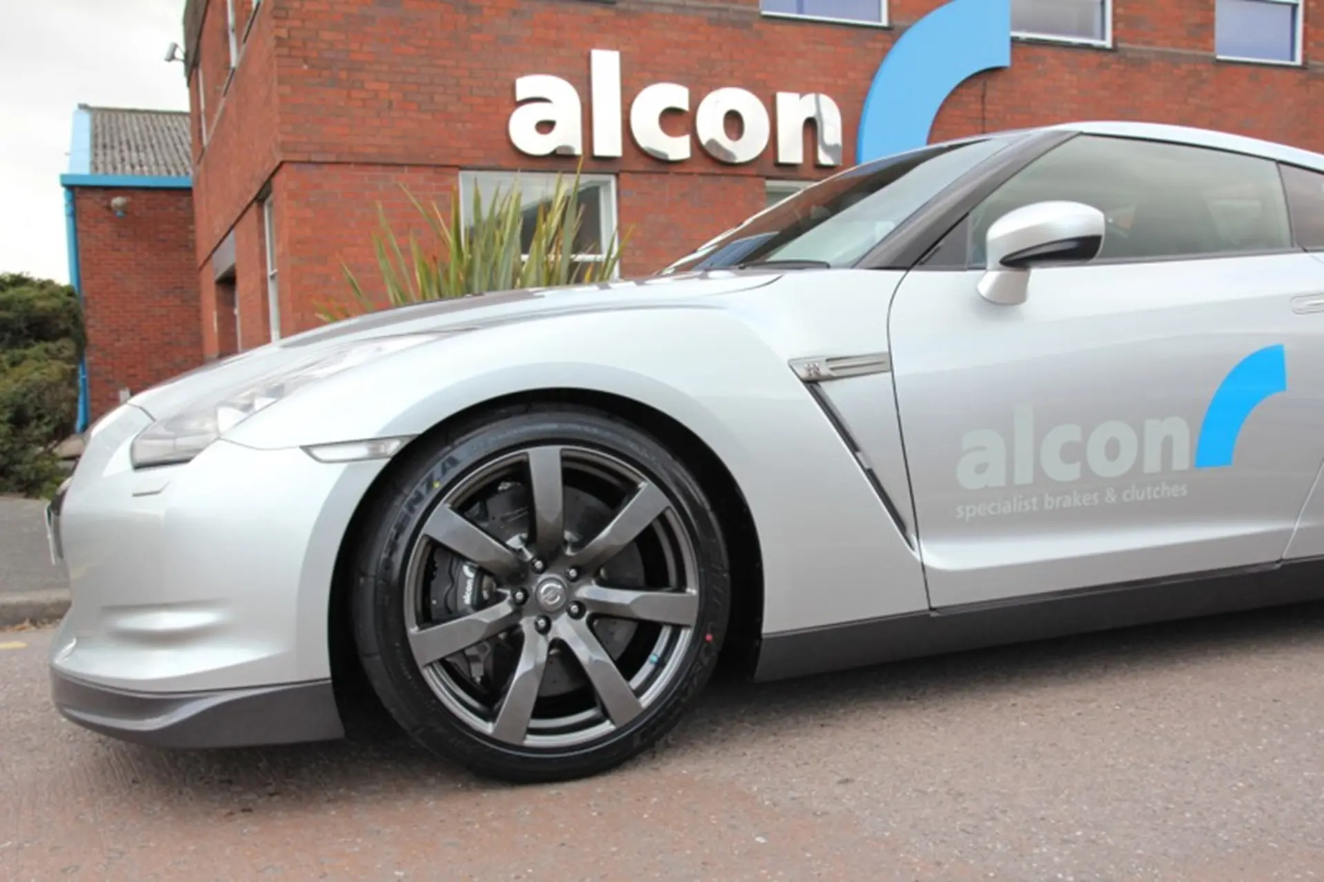 ALCON LAUNCHES PIONEERING NEW RANGE OF SUPERCAR BRAKE KITS