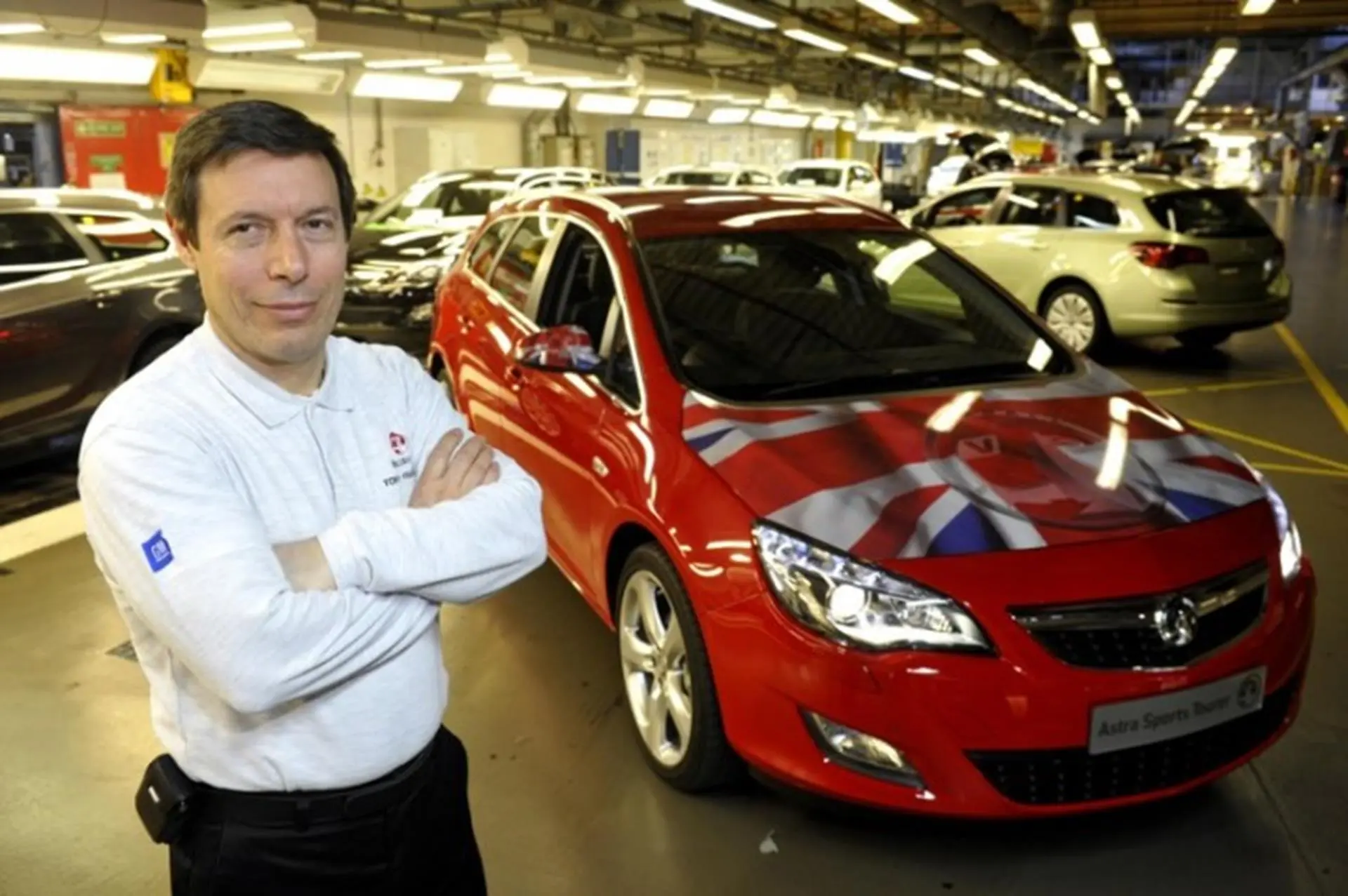 Plant Director Tony Francavilla with Astra Sports Tourer