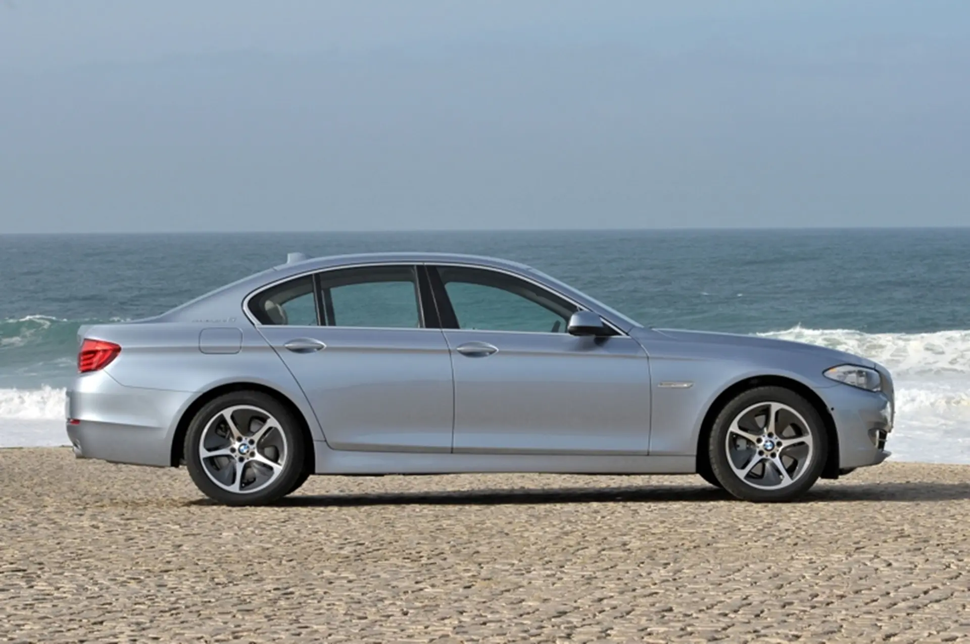 BMW ActiveHybrid 5 side