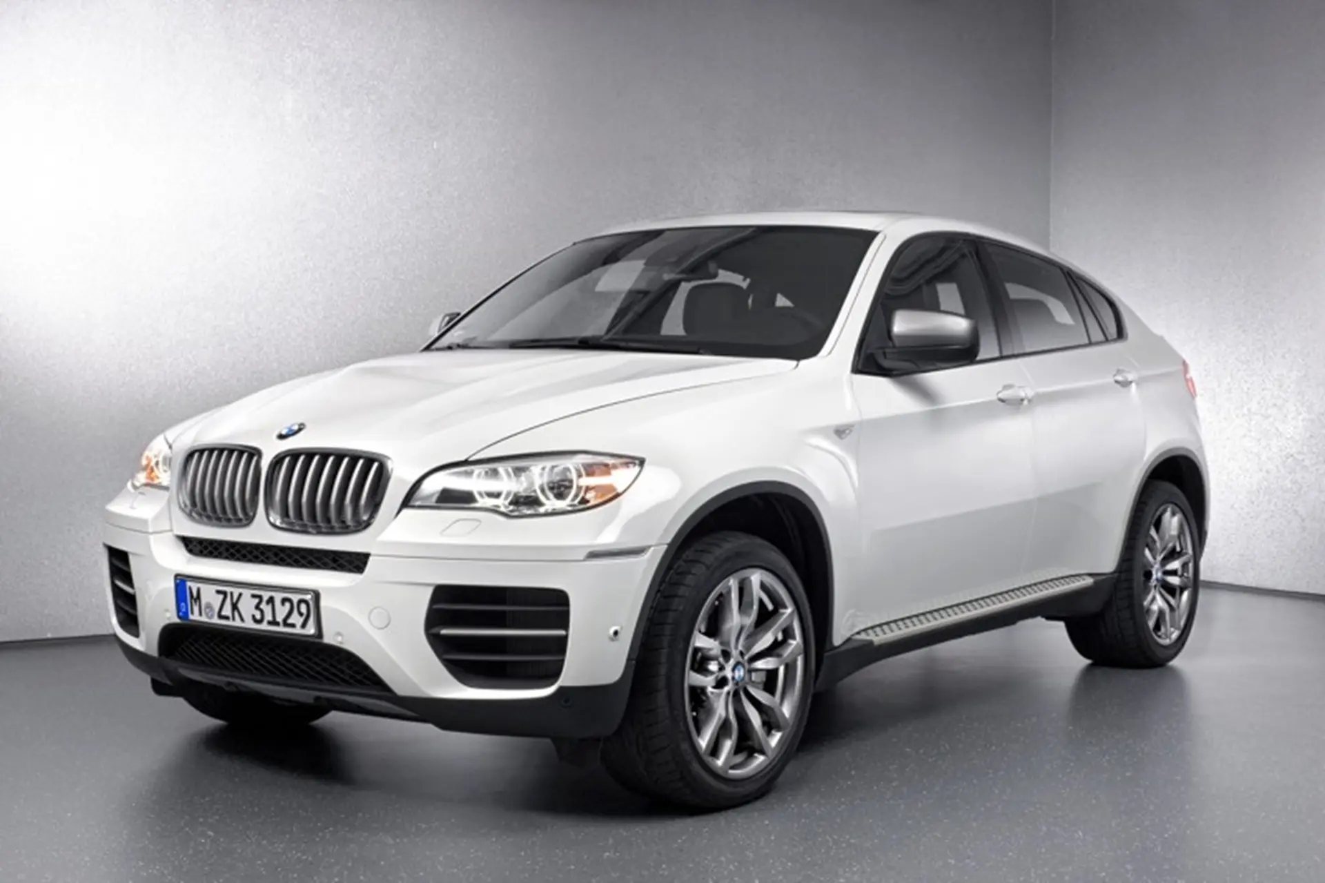 BMW-M-X50d-2012
