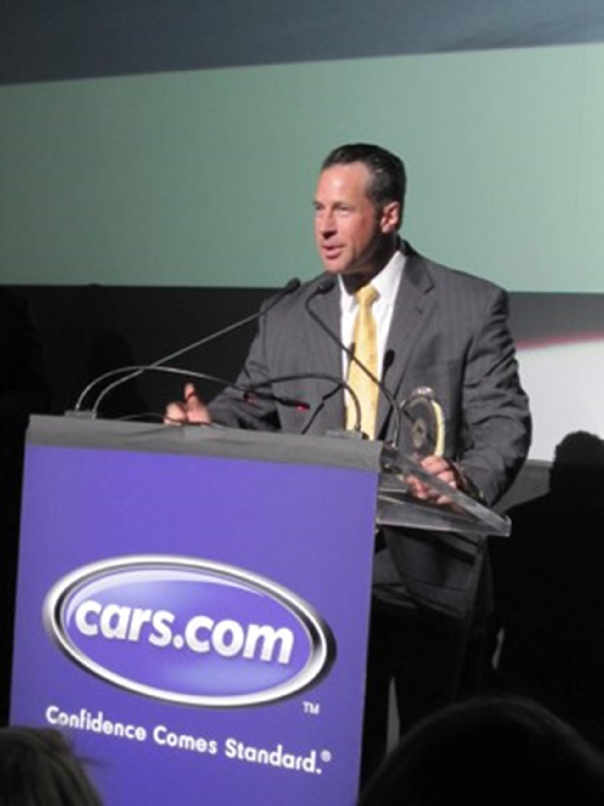 Dodge Challenger Wins Cars.com 2012 Shopper Choice Award