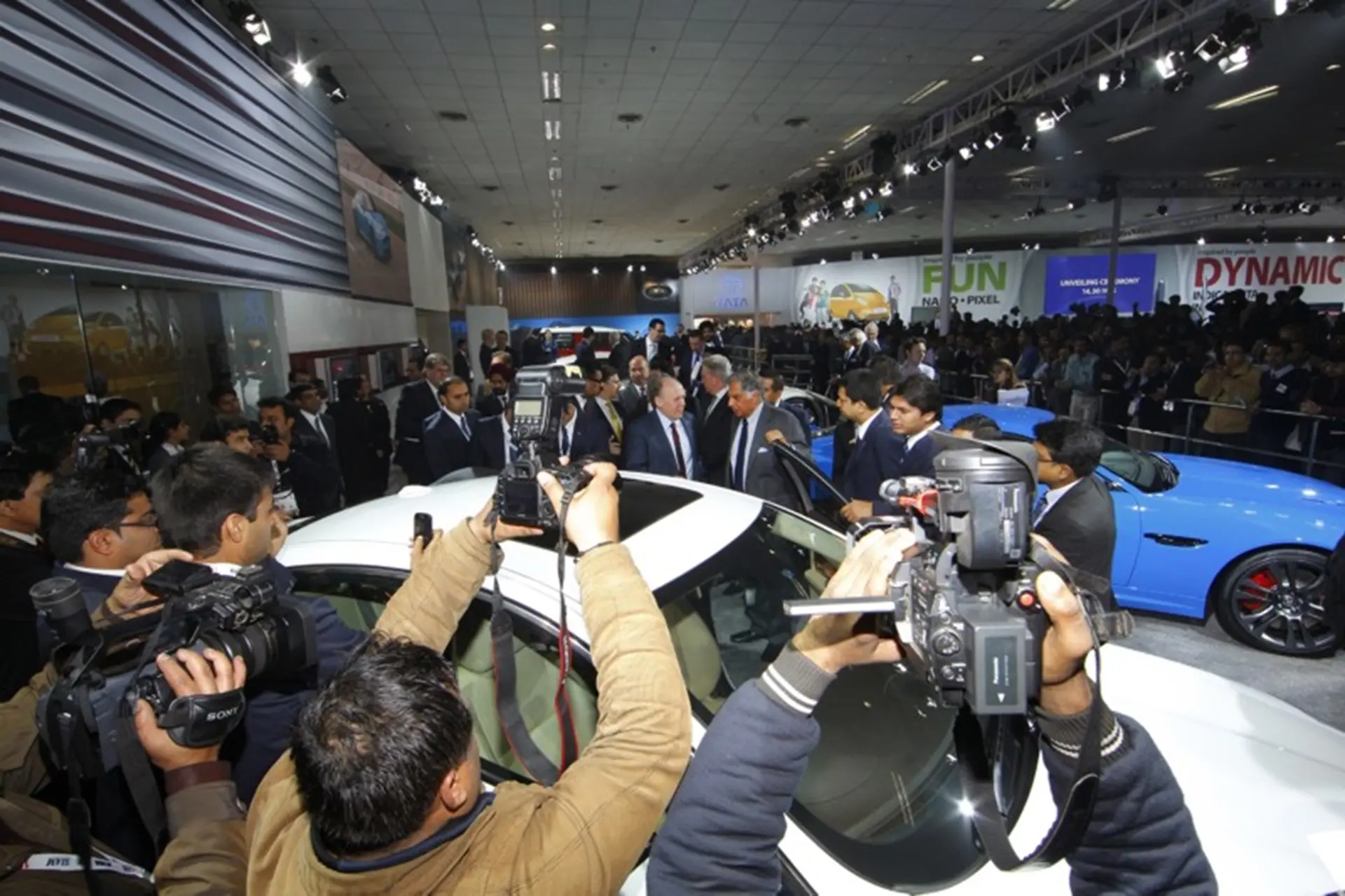 Press inundate the JLR showstand after the press conference
