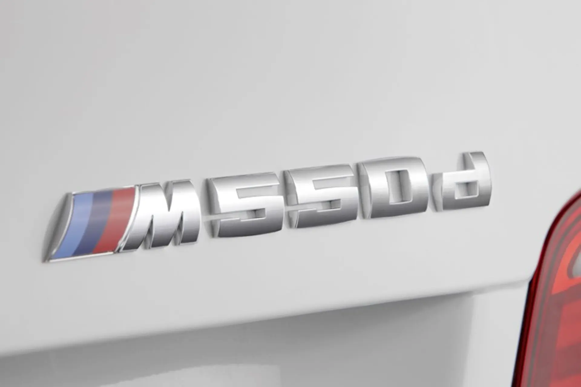 M550D Logo