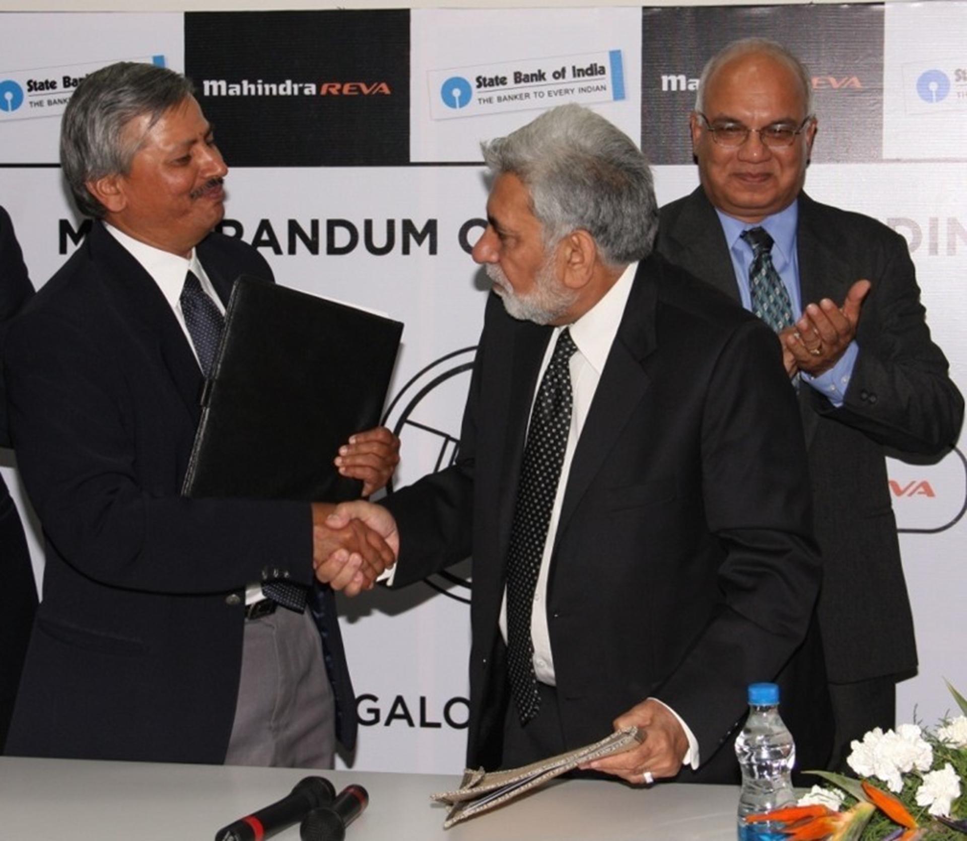 Mahindra Reva signs MoU with State Bank of India for Vehicle Finance