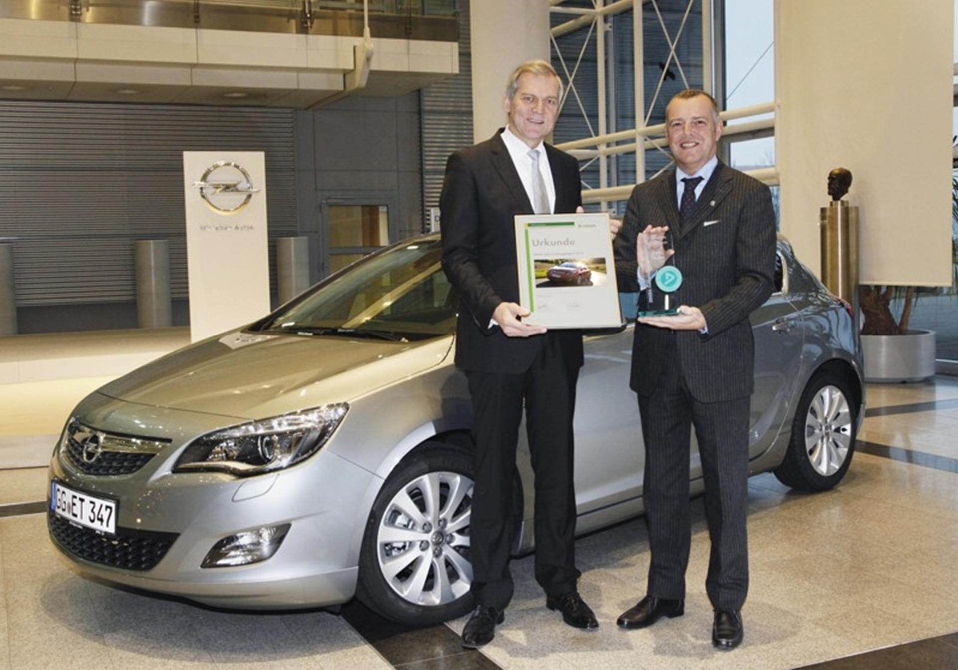 DEKRA Report 2012: Astra and Insignia Get Top Marks for Quality