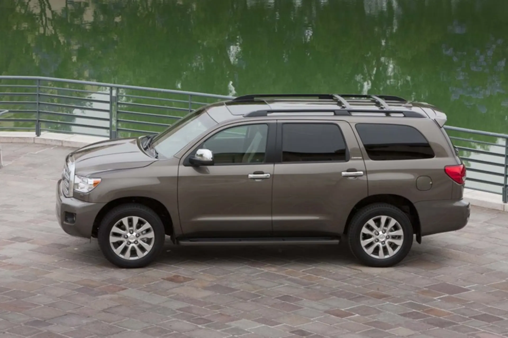 Toyota Sequoia