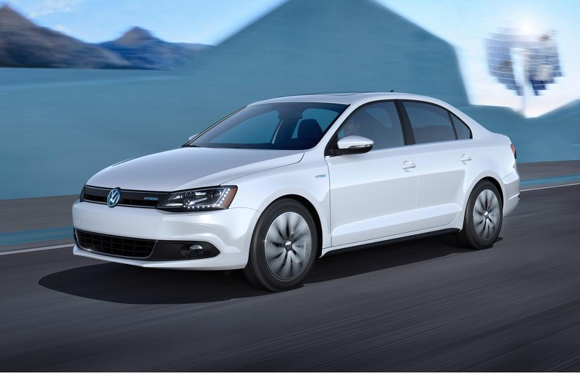 JETTA HYBRID BRINGS ELECTRIC POWER TO A NEW CLASS OF VOLKSWAGEN