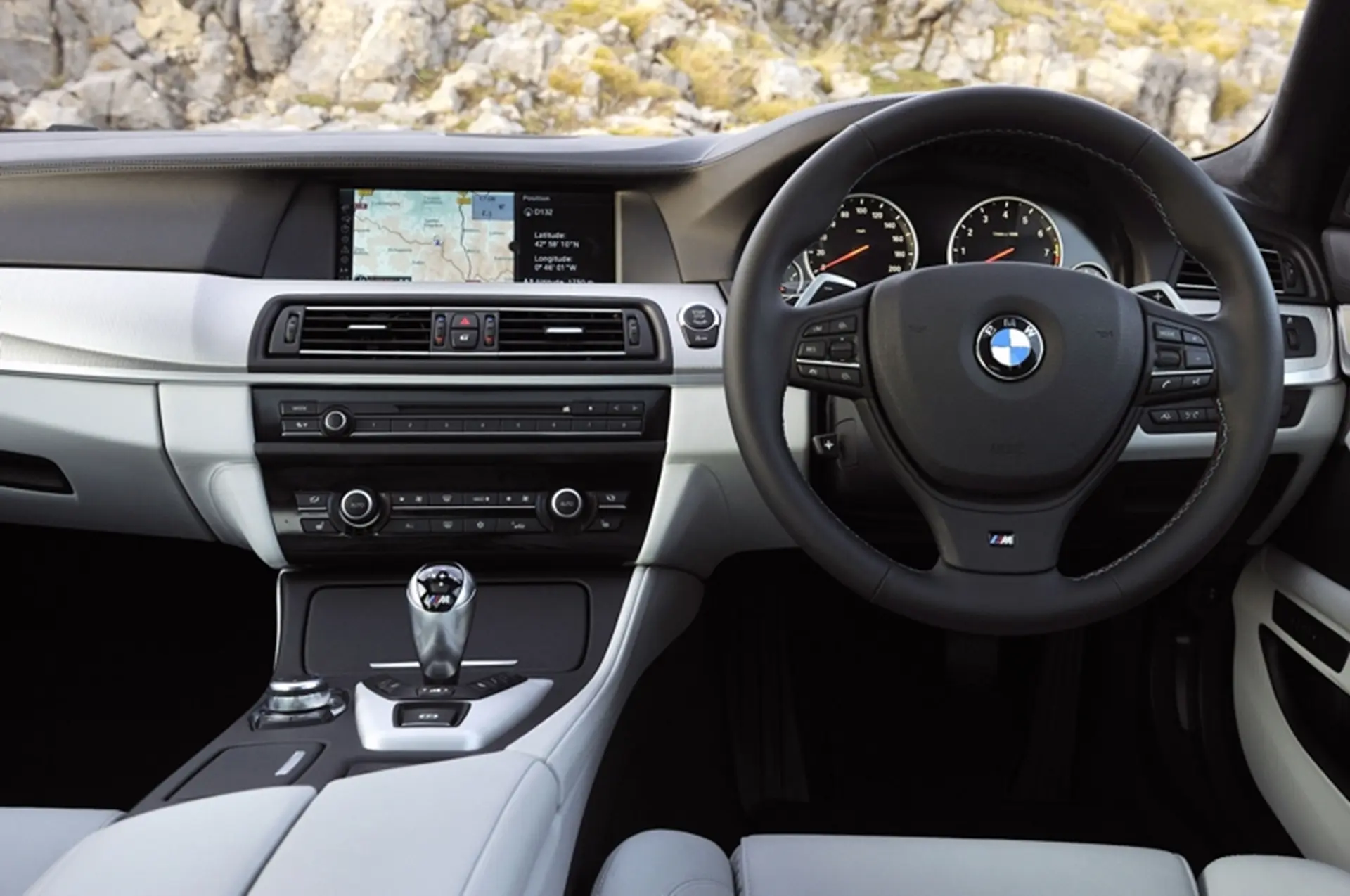 BMW-M5 Inside