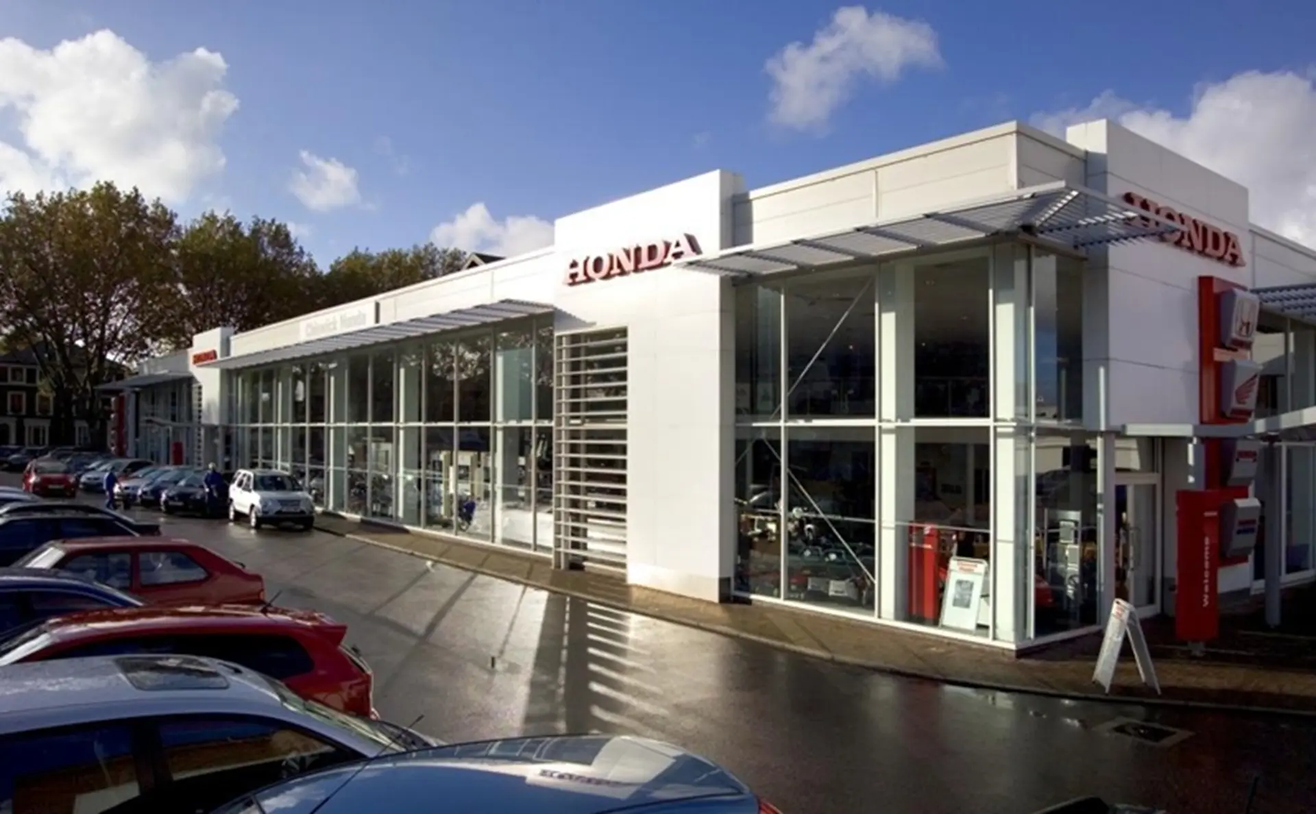 CHISWICK HONDA DEALER