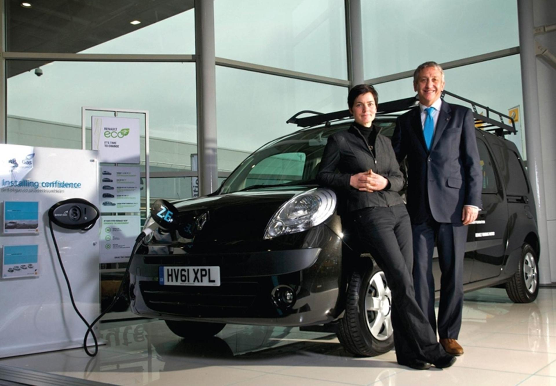 PLAIN SAILING FOR PARTNERSHIP BETWEEN RENAULT AND DAME ELLEN MACARTHUR