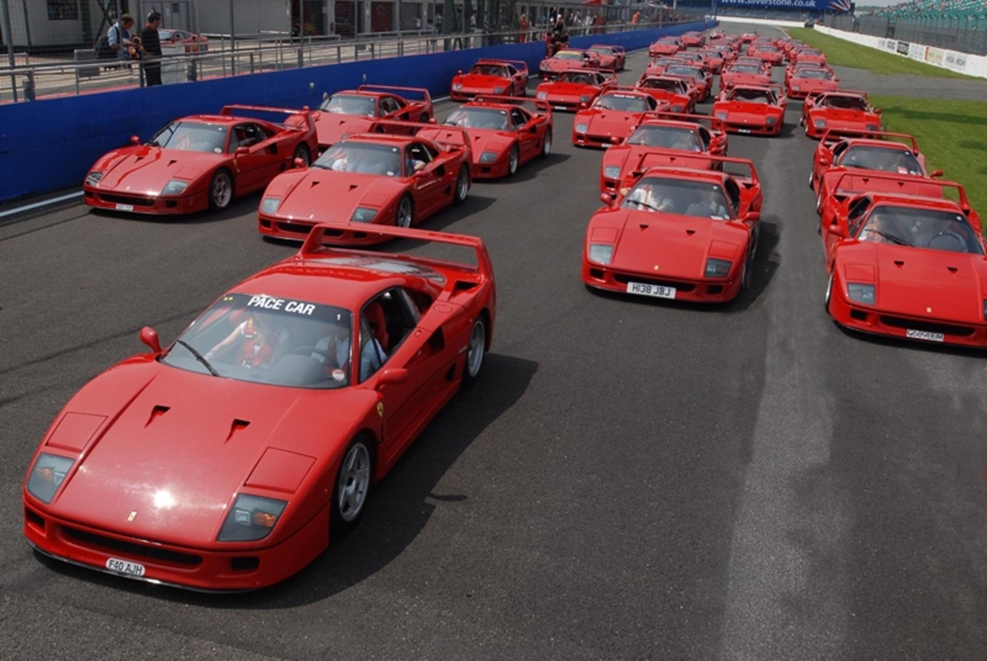 Ferrari SALUTE TO A SUPERCAR