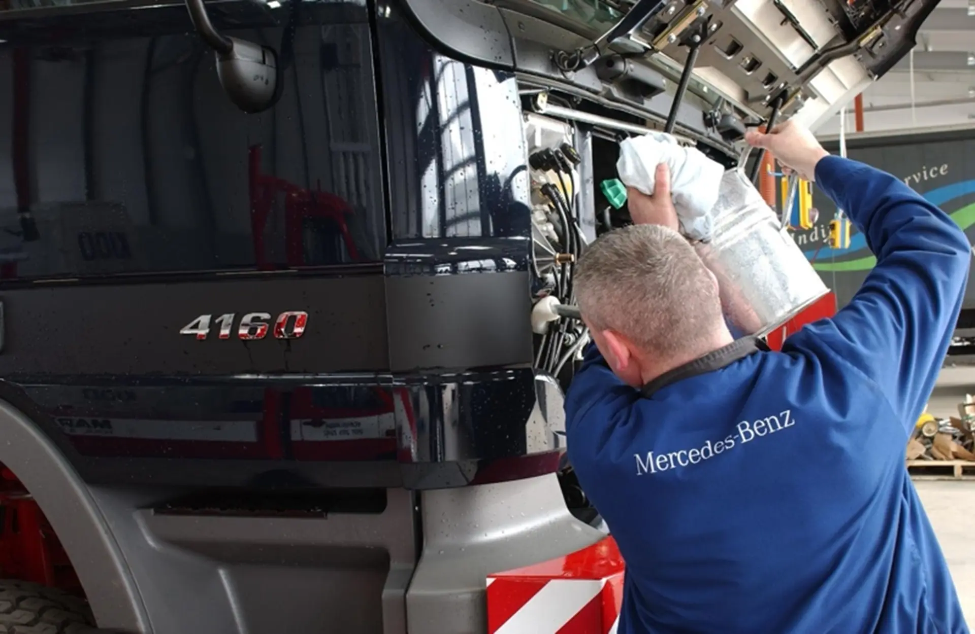 Mercedes-Benz UK Truck Service Contracts