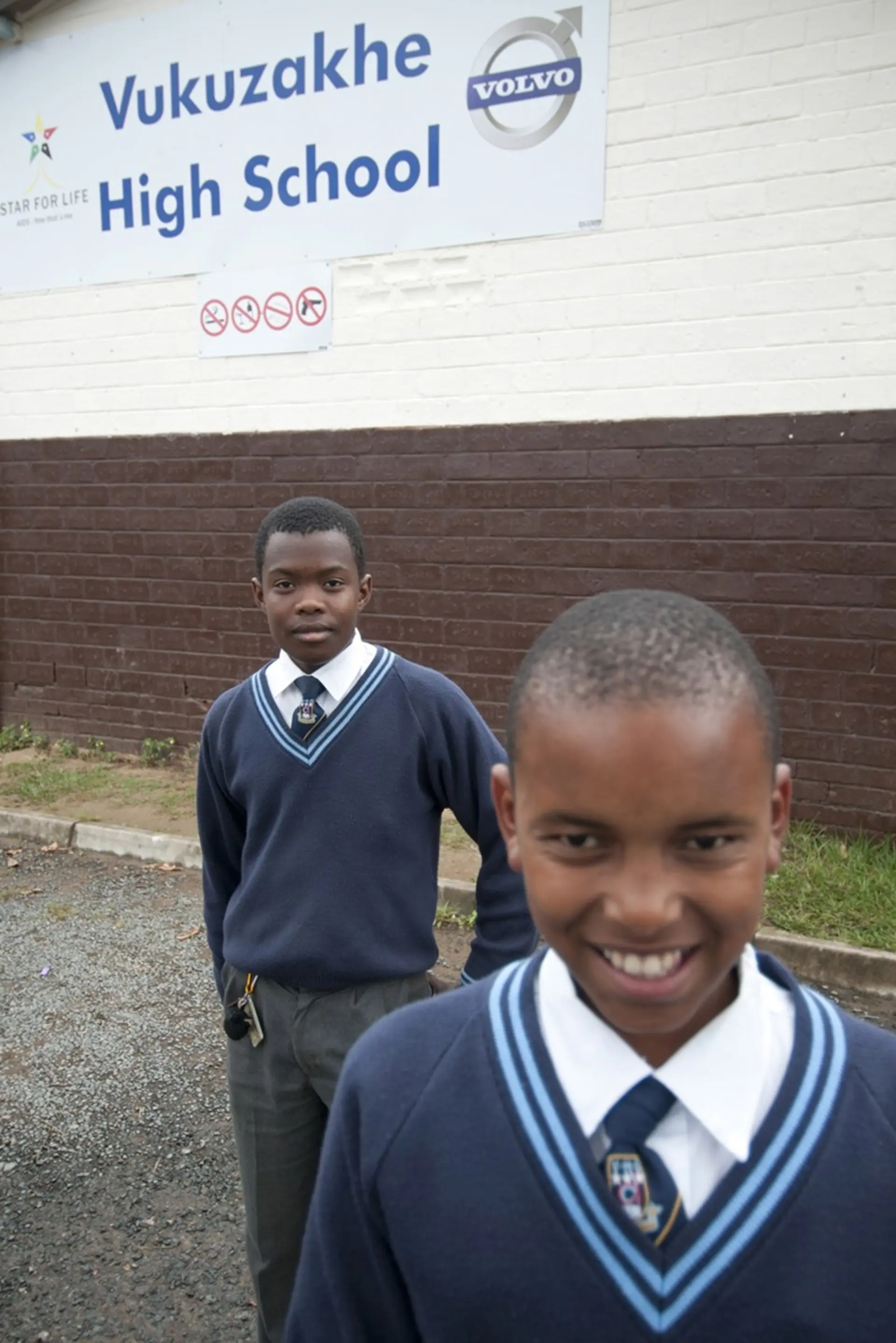 The Vukhuzake High School has over 1200 students...