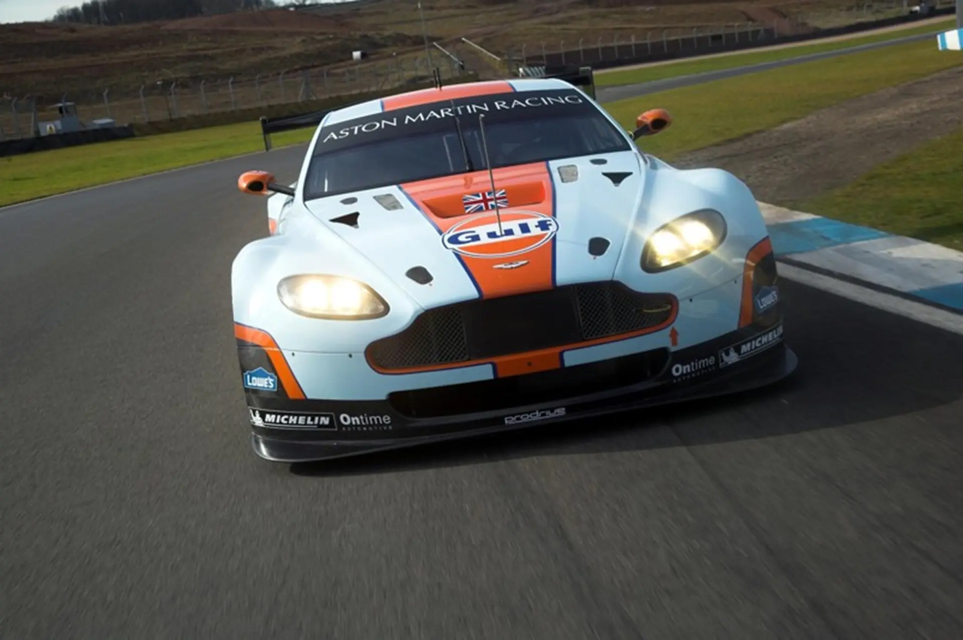 Aston Martin Vantage GTE 2012