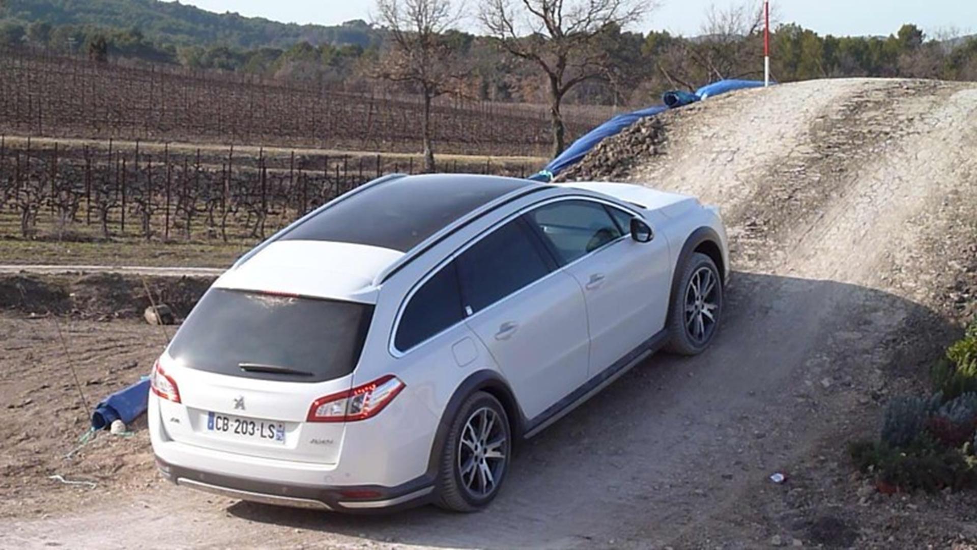 Two New 508 Hybrid4 Models Available Soon