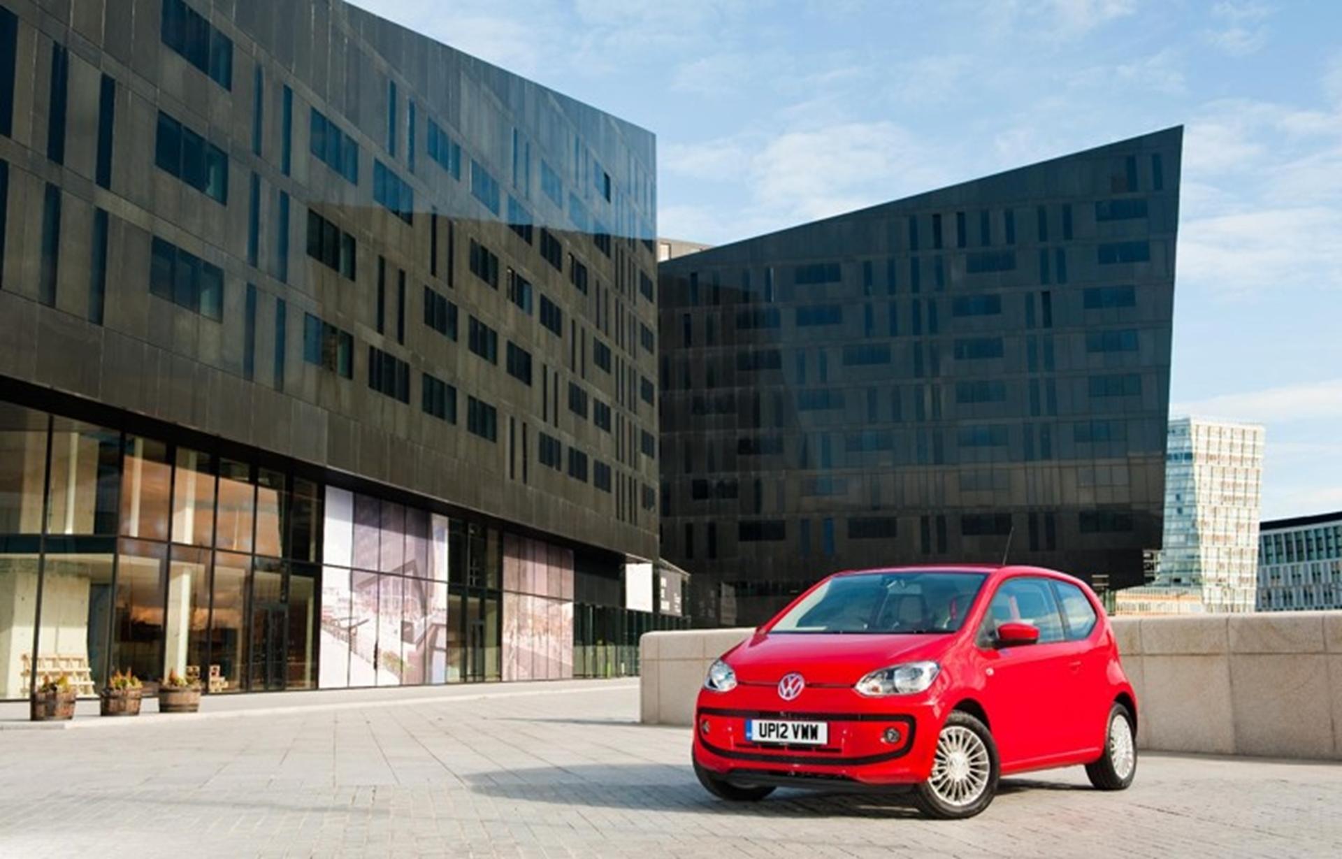 VOLKSWAGEN up! AND GOLF CABRIOLET WIN AT CARBUYER AWARDS