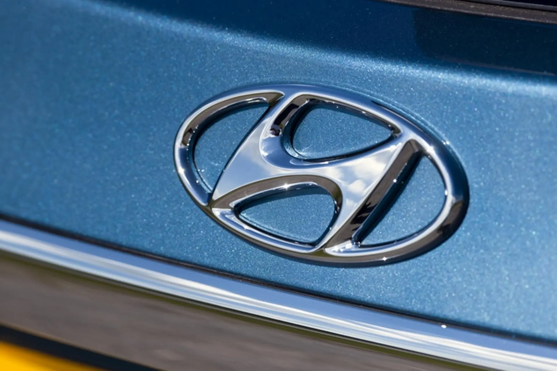 Hyundai i40 badge