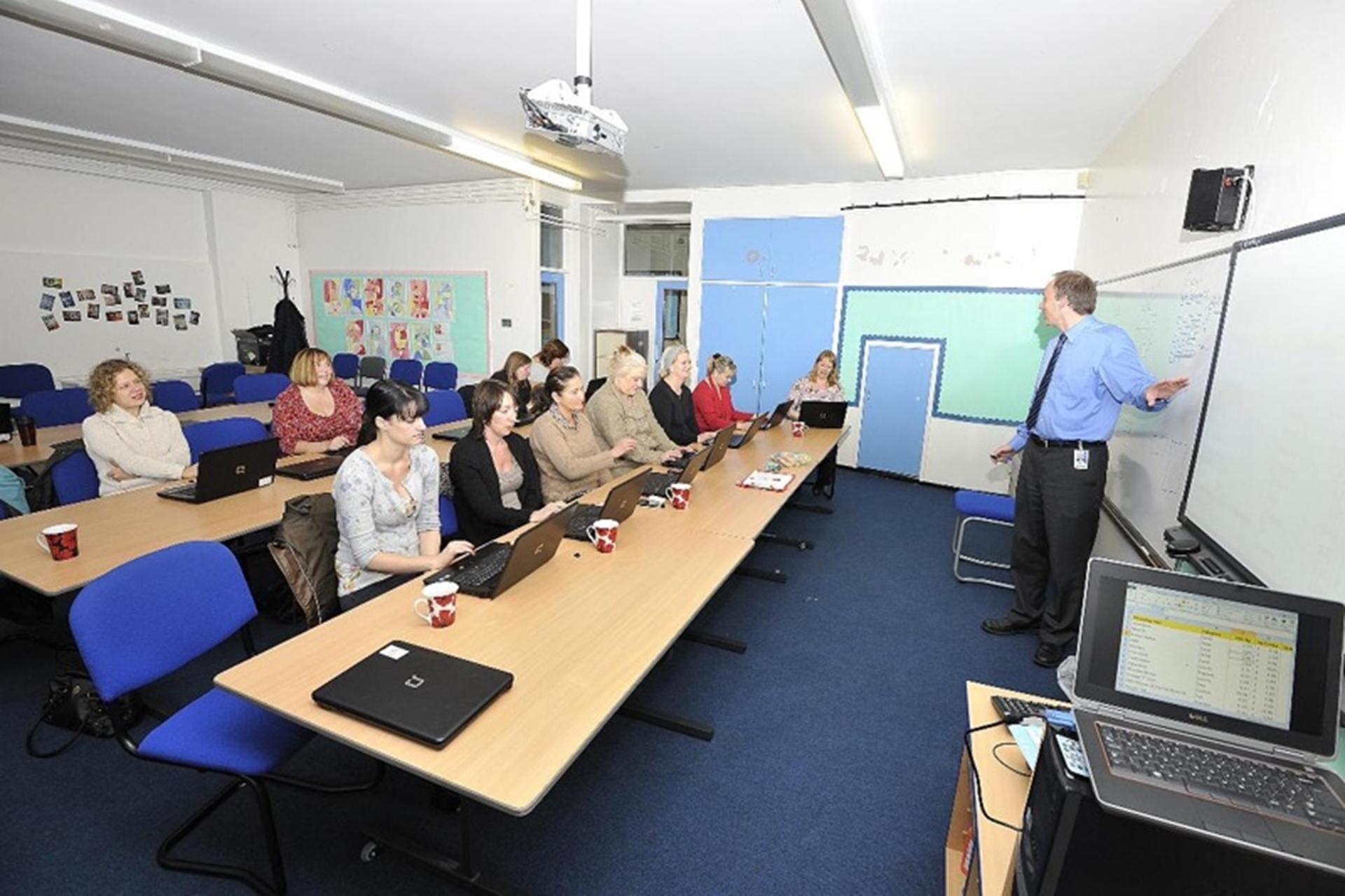 FORD COMPUTER EXPERTS SUPPORT ESSEX PARENTS