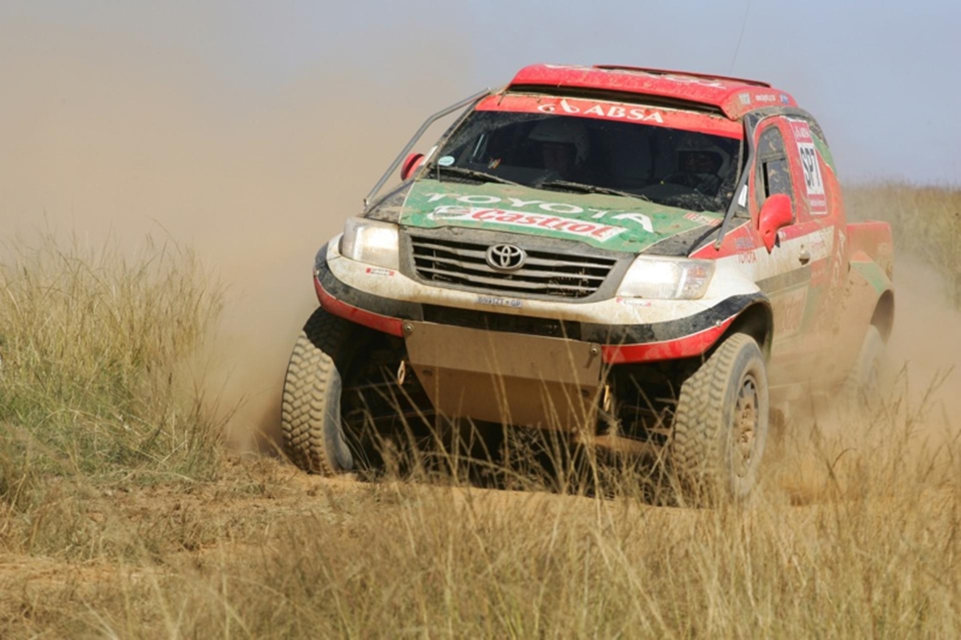 CASTROL TEAM TOYOTA 1 AND 3 IN TOYOTA DEALER 400 PROLOGUE