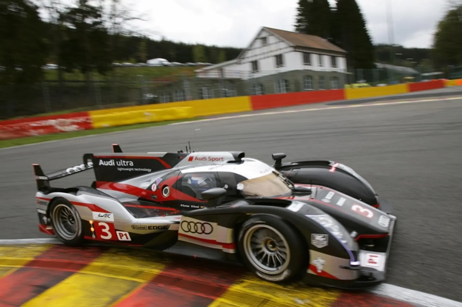 Audi R18 e-tron quattro