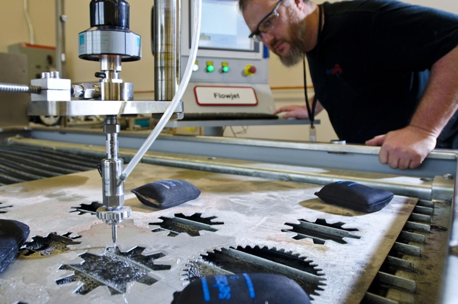 Ford Drives Innovation, Intellectual Property Development through TechShop Membership Incentive for Smart Ideas