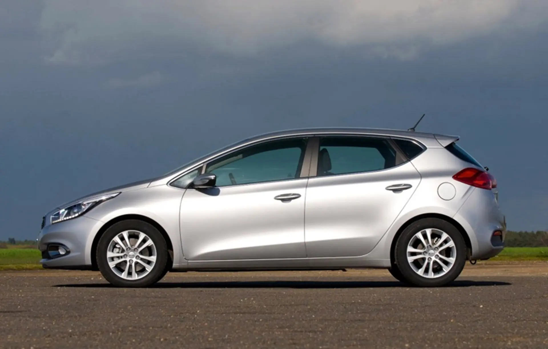 kia ceed silver