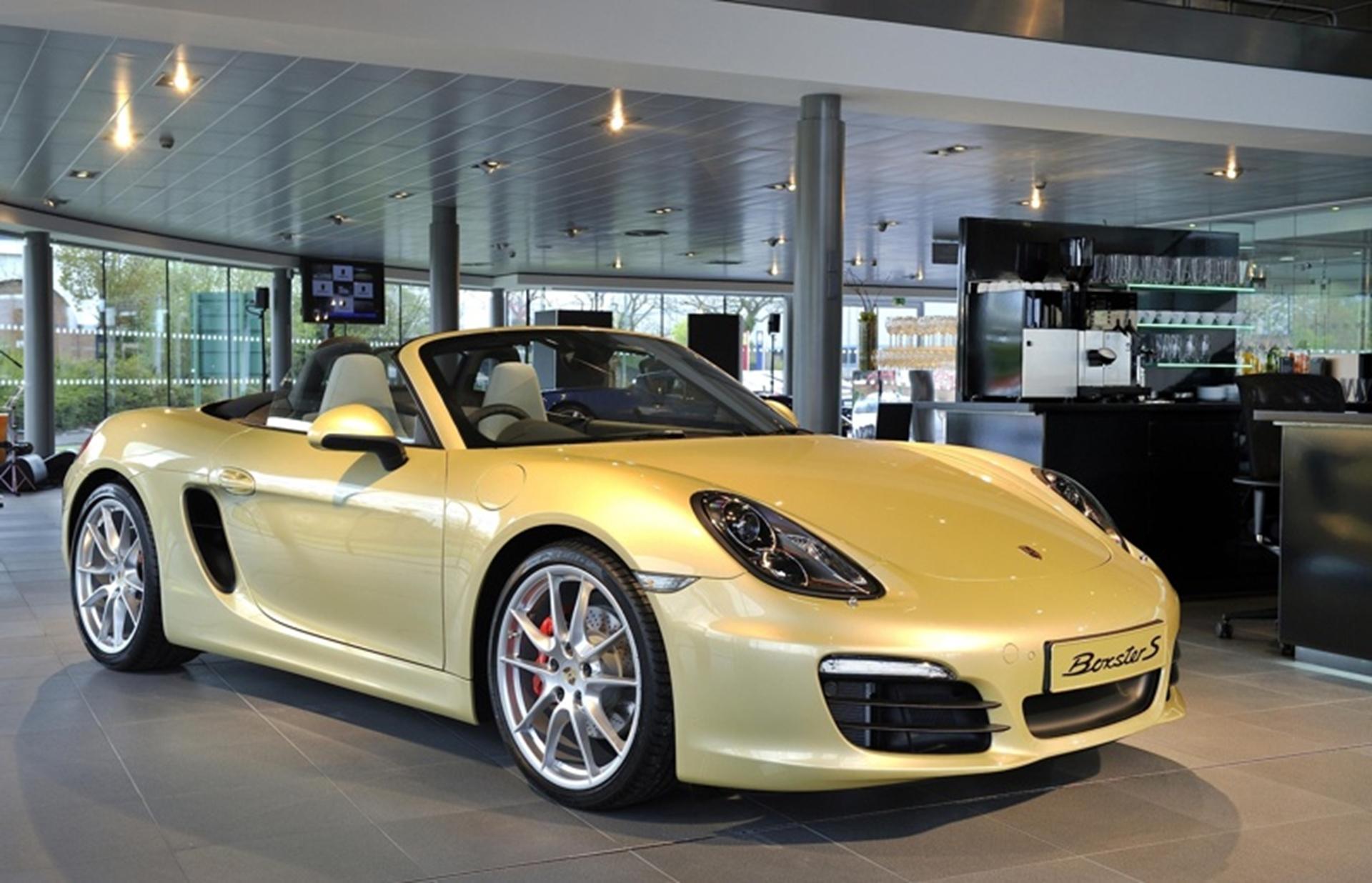 NEW PORSCHE BOXSTER SPRINTS INTO SUMMER