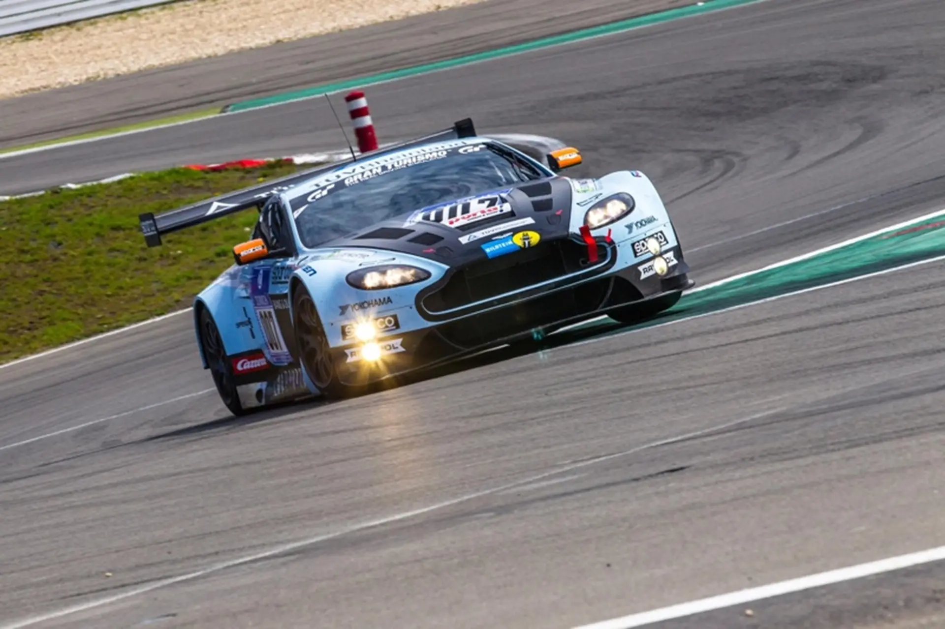 V12 Vantage GT3