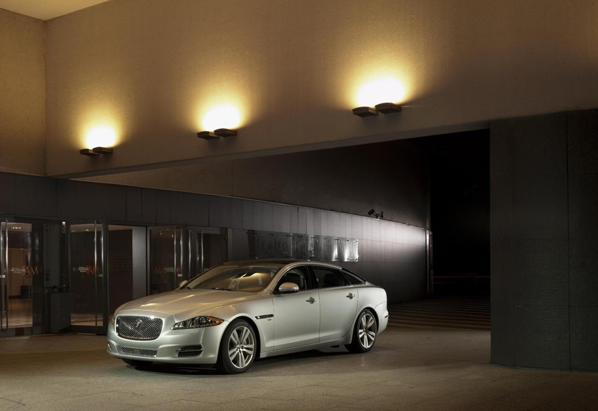 JAGUAR 13MY XJ: NEW DRIVETRAIN, NEW TECHNOLOGY, GREATER REFINEMENT