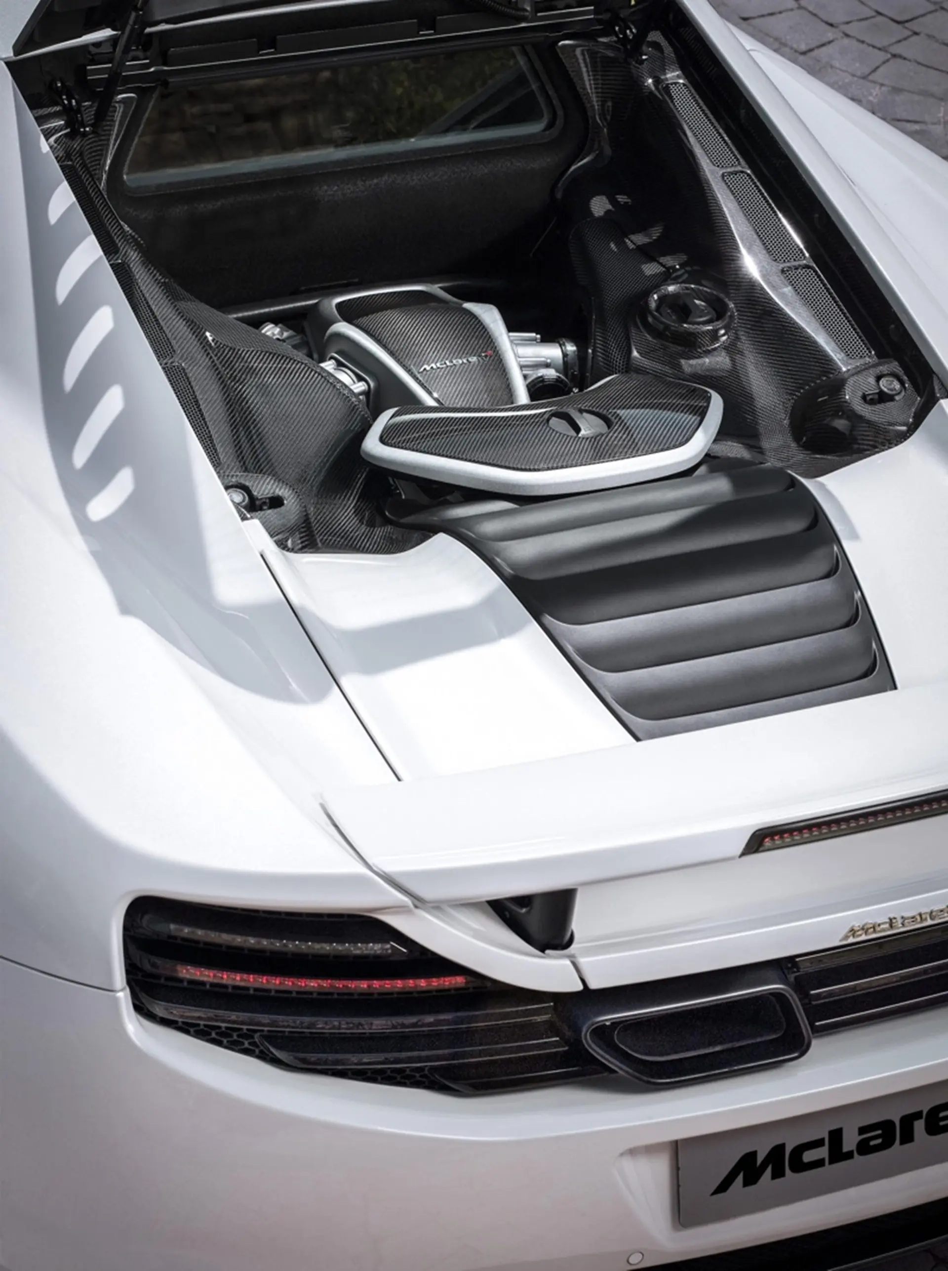 McLaren MP4-12C engine