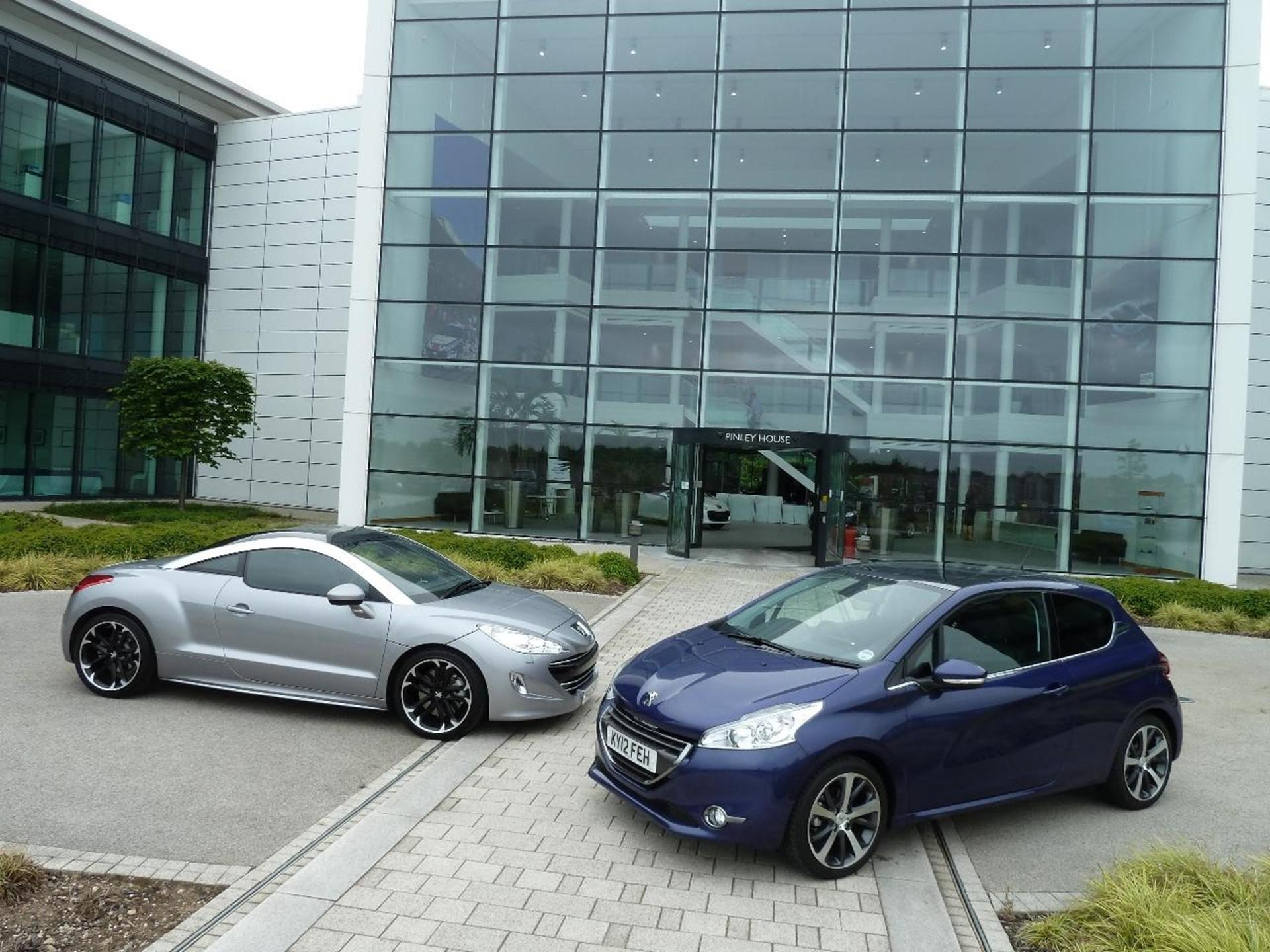 NEW PEUGEOT 208 AWARDED KEY ACCOLADE IN THE WEEK IT GOES ON SALE IN THE UK