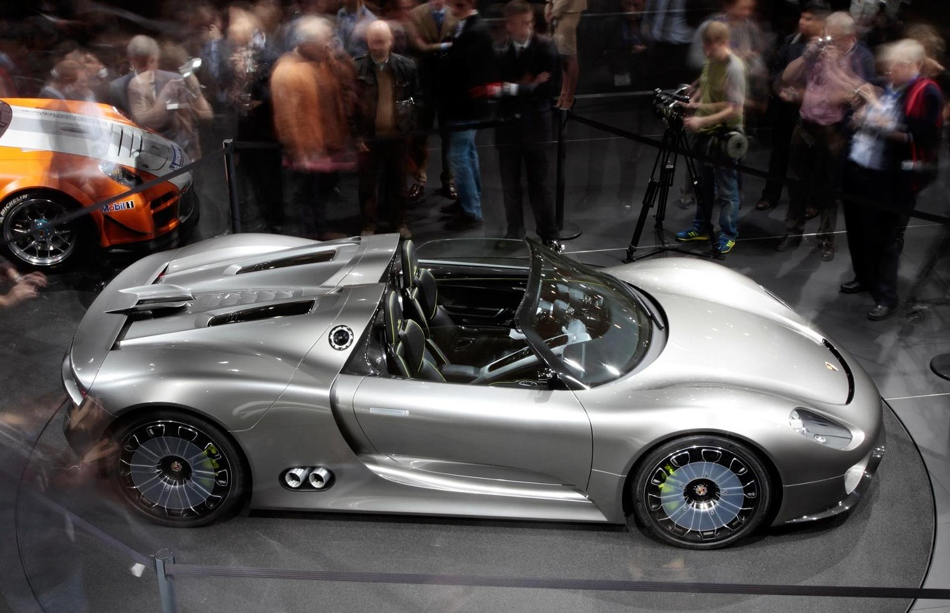 PORSCHE 918 SPYDER CONCEPT MAKES UK DEBUT AT GOODWOOD