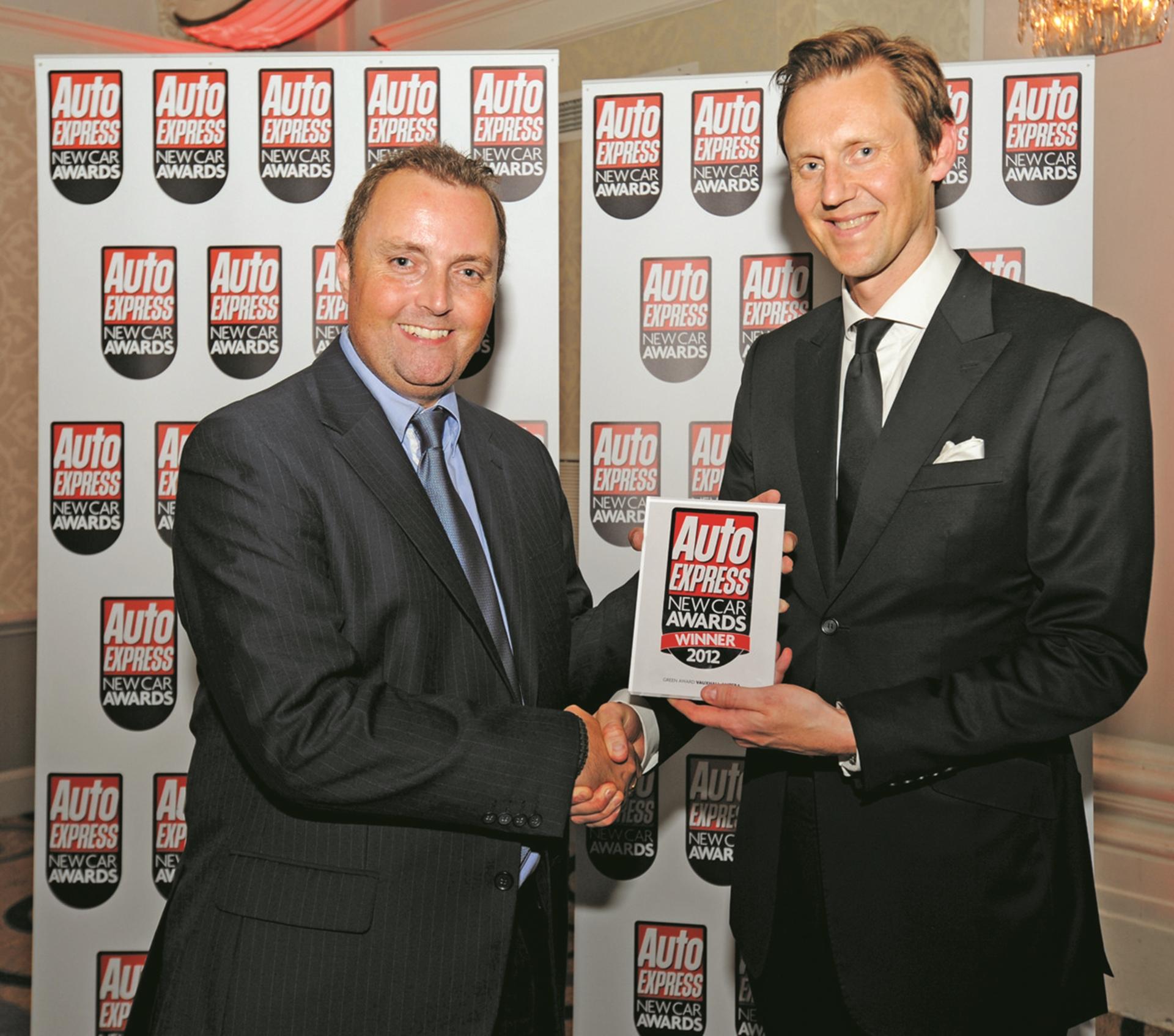 VAUXHALL AMPERA SCOOPS AUTO EXPRESS MAGAZINE’S GREEN AWARD