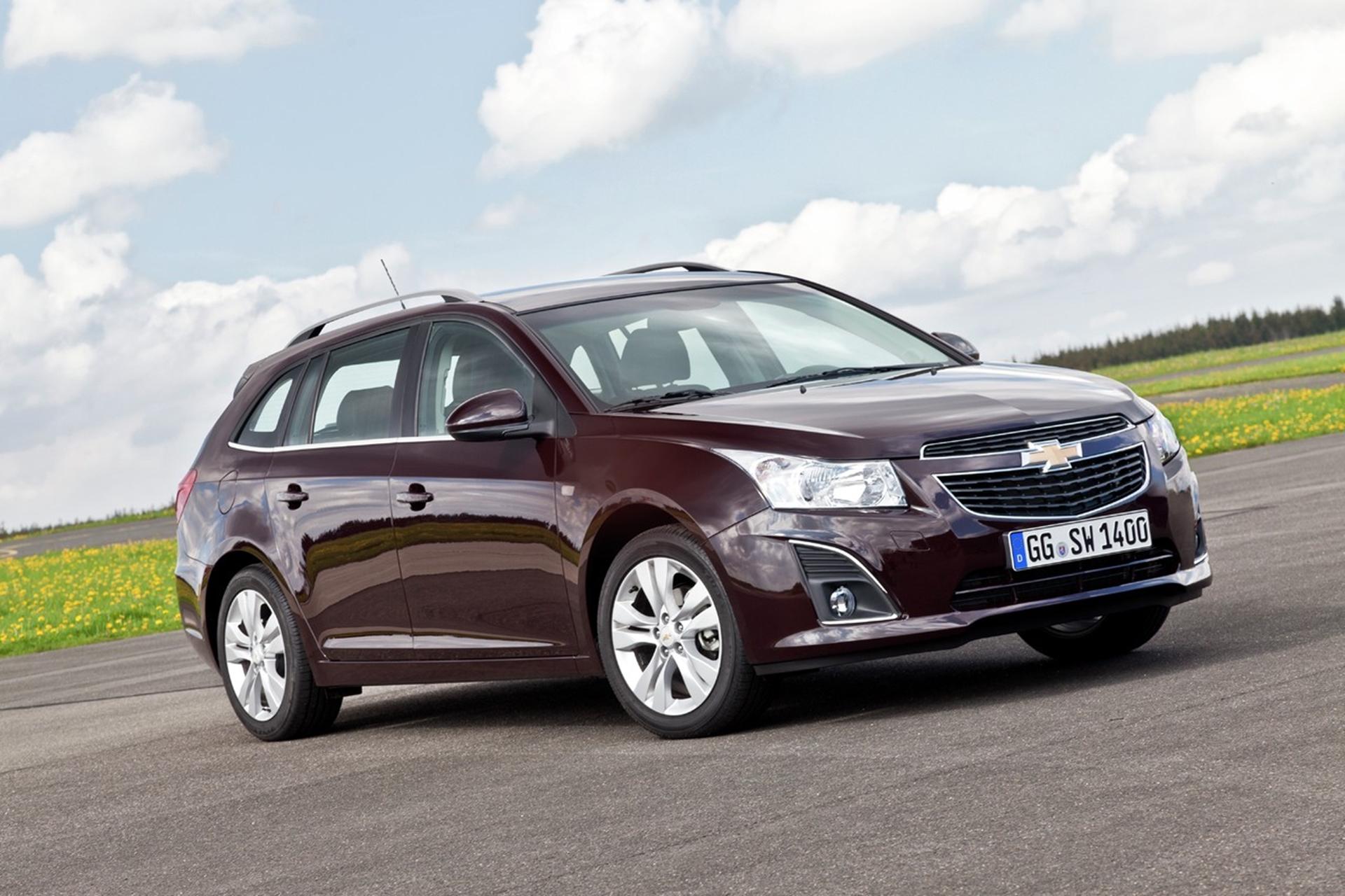 CHEVROLET STEPS UP ITS FLEET OFFERING WITH SUPER-EFFICIENT CRUZE RANGE