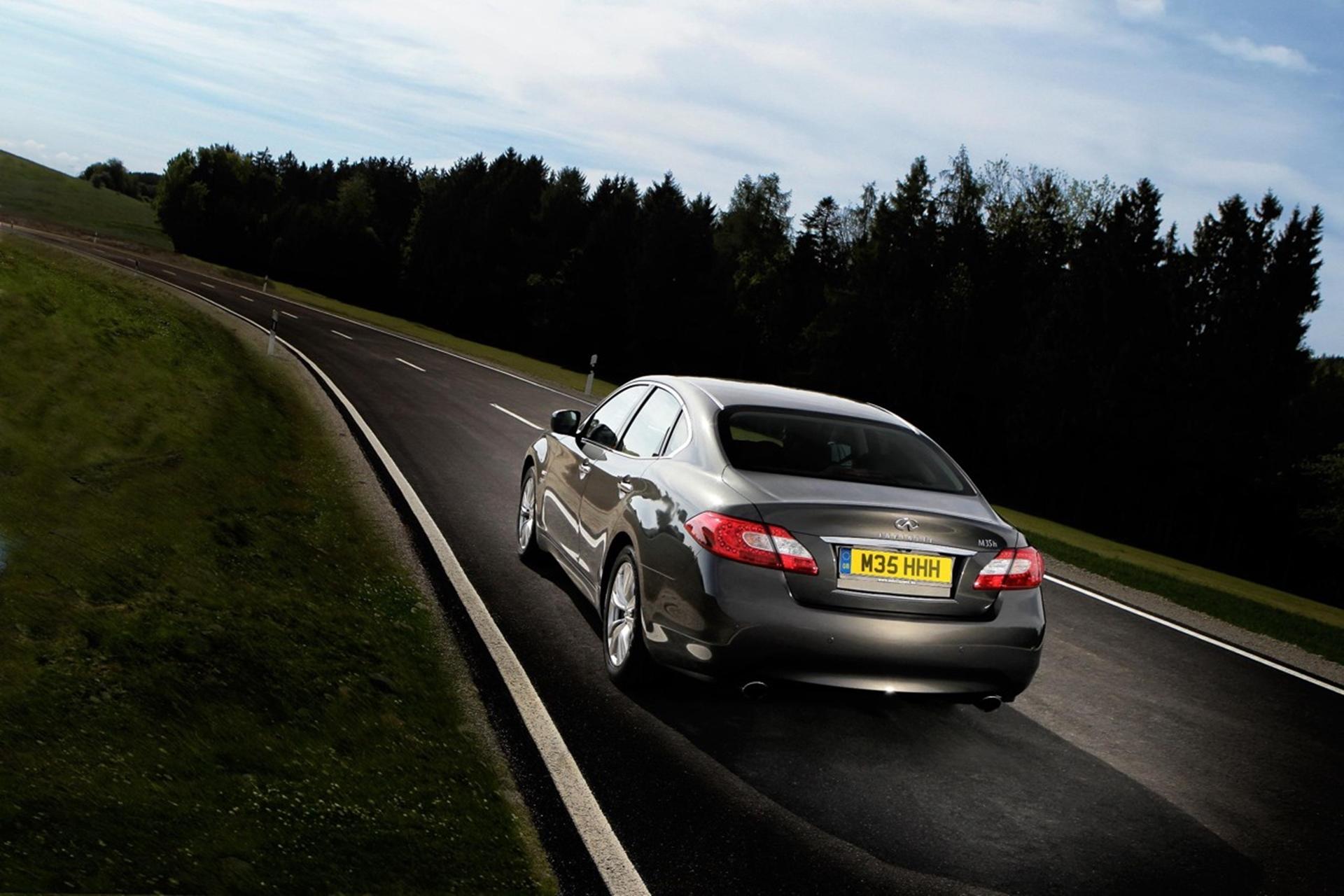 NEW INFINITI M STRENGTHENS APPEAL WITHOUT COMPROMISE