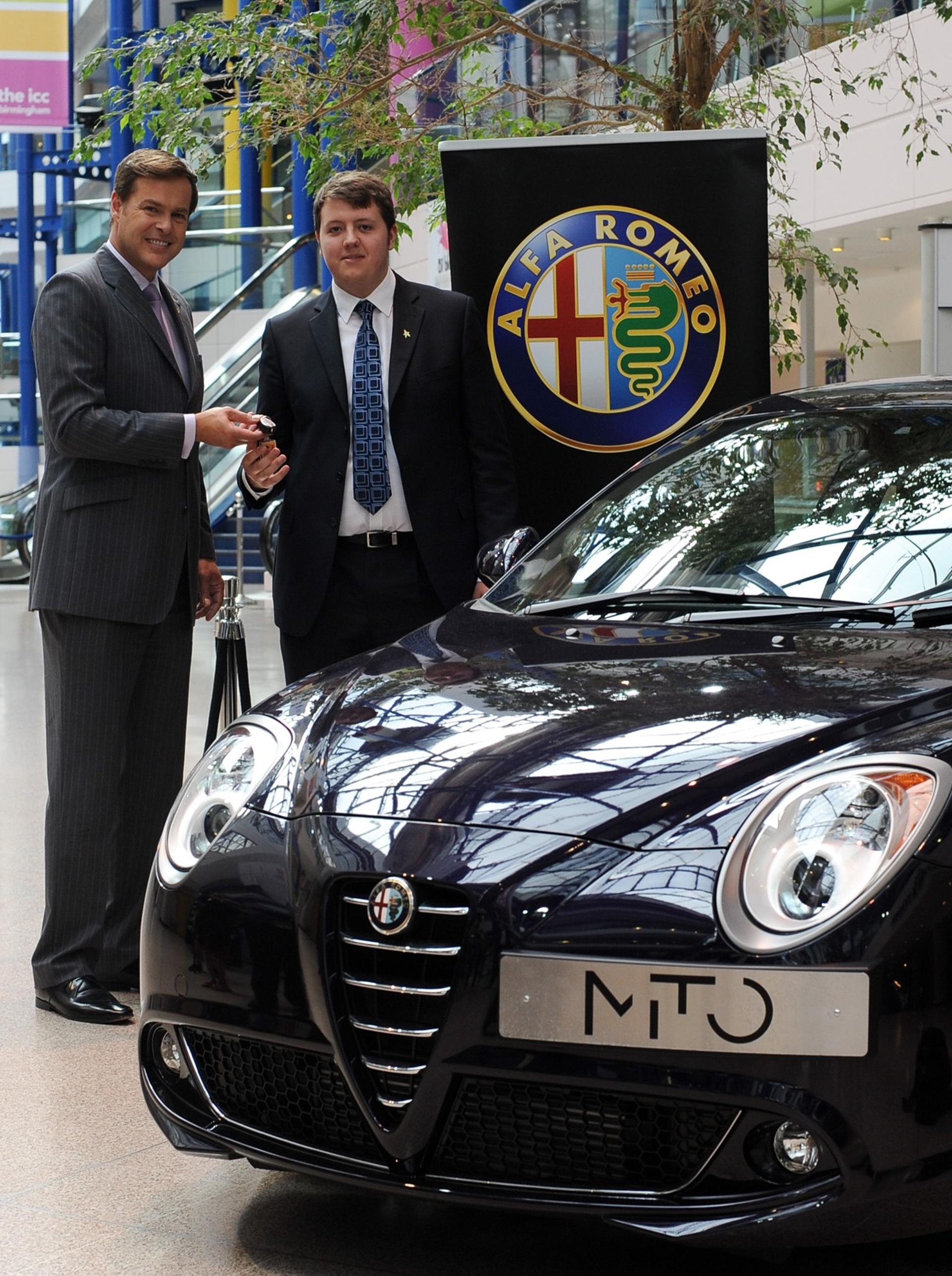 AWARD-WINNING YOUNG ENTREPRENEUR RECEIVES ALFA MITO TWINAIR PRIZE FOR A YEAR – BUT CAN’T DRIVE