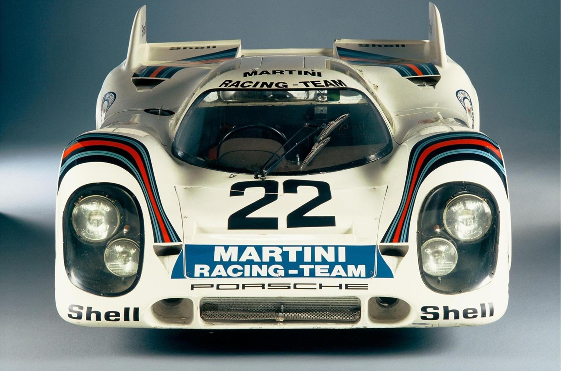 PORSCHE 918 SPYDER PROTOTYPE SHOWS ITS SPORTING COLOURS IN ICONIC MARTINI RACING DESIGN
