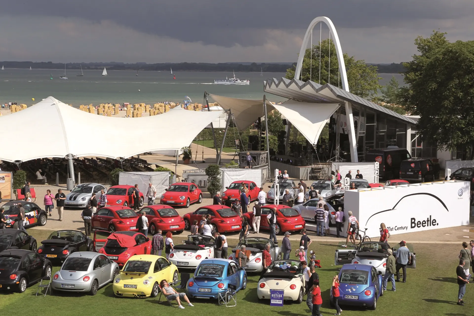 Fans from all over Europe get together on the Baltic Sea beach
