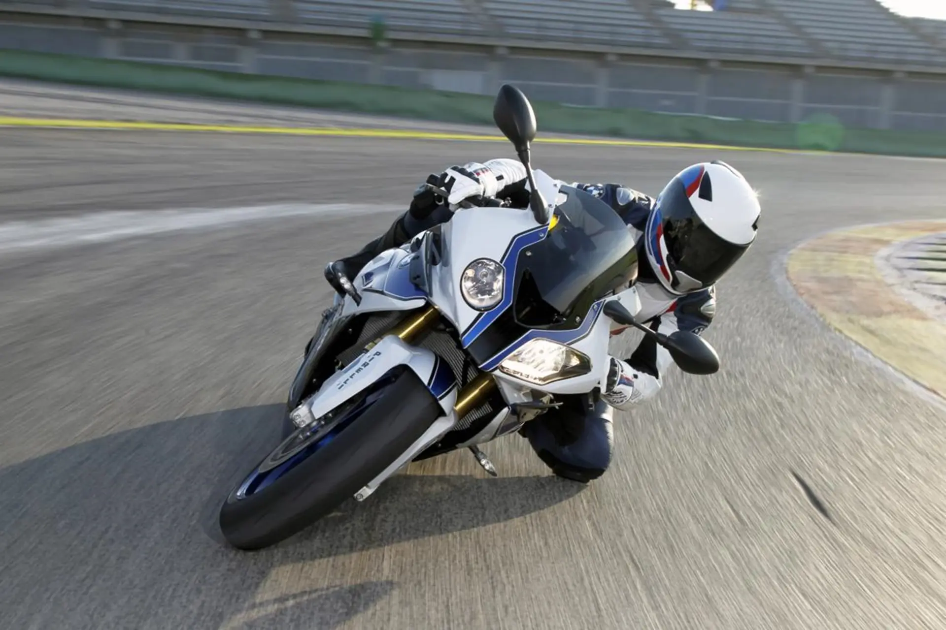 BMW HP4