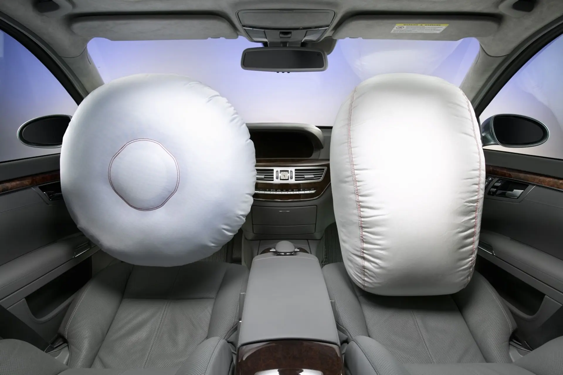 Mercedes-Benz airbags 25-years
