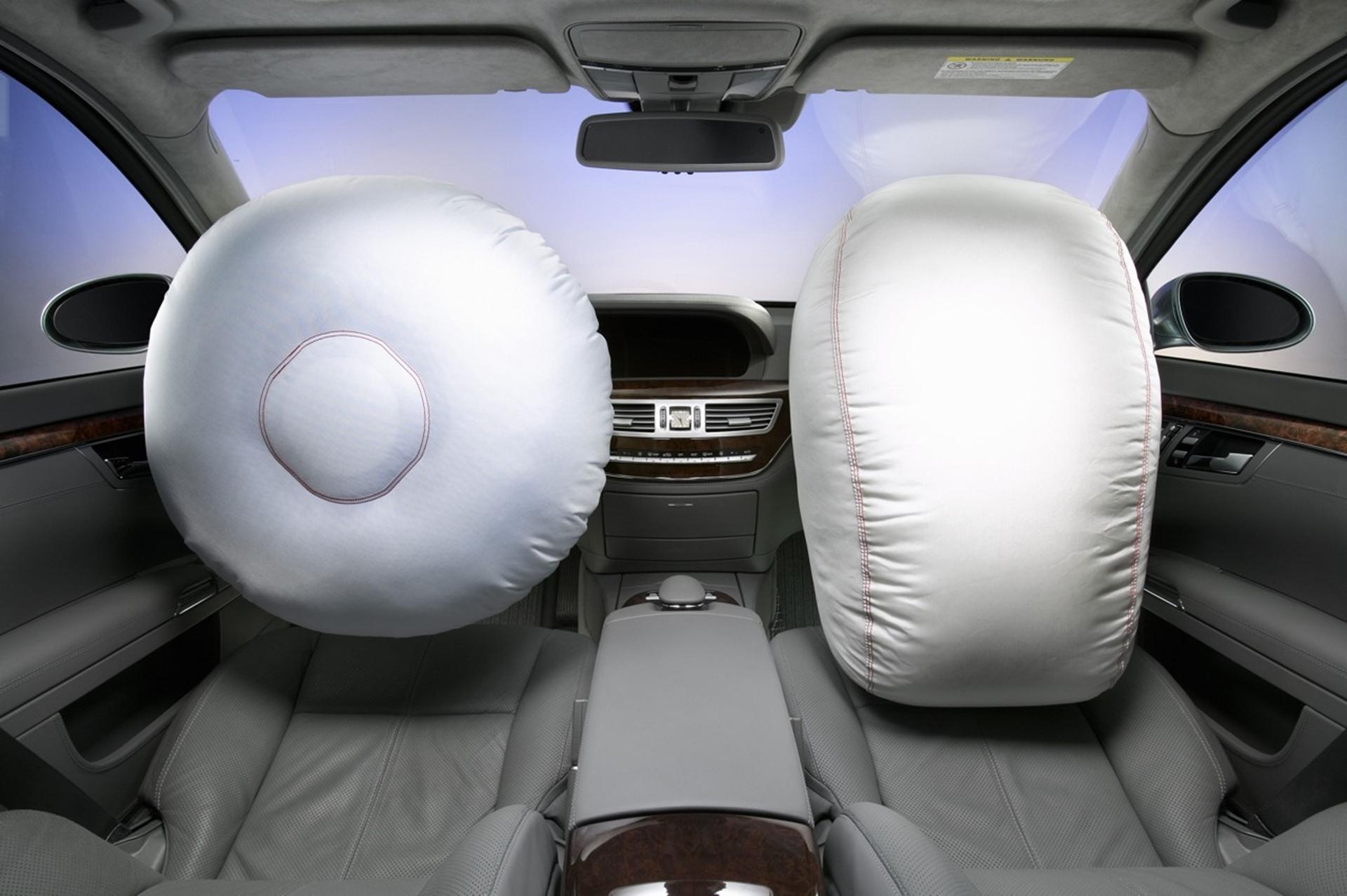 Mercedes-Benz: 25 years passenger airbag